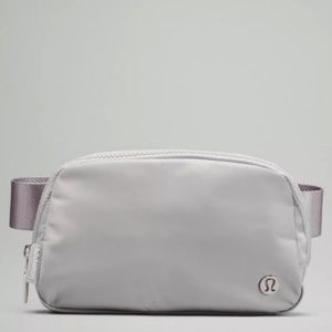 Lululemon Everywhere Belt Bag in Silver Drop - NWT